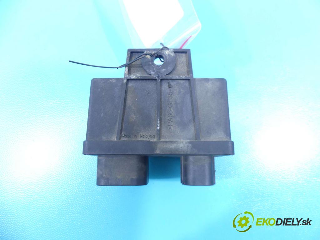 Fiat Linea 1.6 jtd 105 HP manual 77 kW 1598 cm3 4- Relé: 55203394 (Relé)