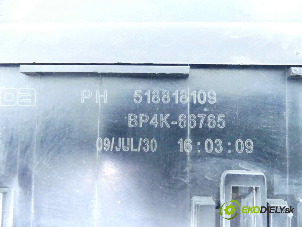 Mazda Cx-7 2.2 MZR-CD: 173KM manual 127 kW 2184 cm3 5- skříňka pojistková BP4K-66765 (Pojistkové skříňky)