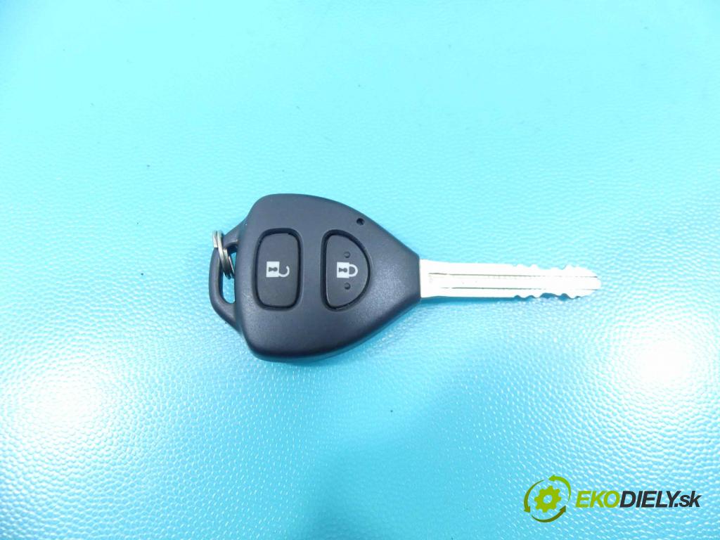 Toyota Corolla E15 2007-2014 1.6 vvti 124hp manual 91 kW 1598 cm3 4- rukoväť predné ľavé mimo:  (Vonkajšie predné ľavé)