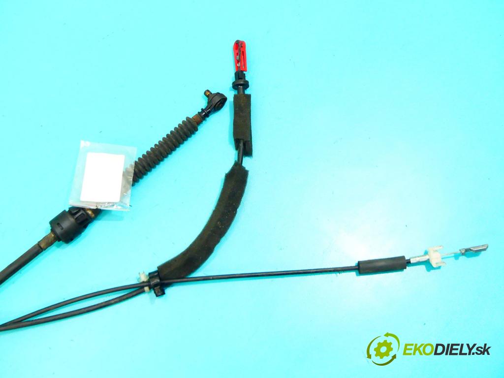 Mitsubishi Outlander I 2003-2006 2.0 16v 136 HP automatic 100 kW 1997 cm3 5- Páka: Změny: stupeň,rýchlosť  (Rýchlostné páky / kulisy)