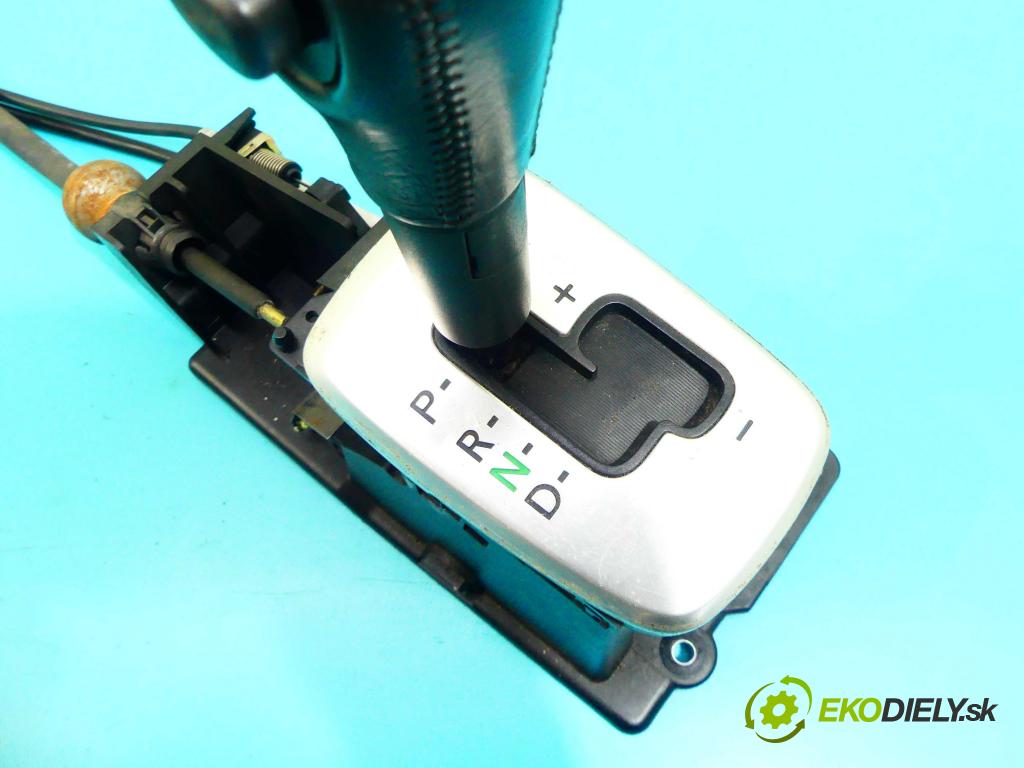 Mitsubishi Outlander I 2003-2006 2.0 16v 136 HP automatic 100 kW 1997 cm3 5- Páka: Změny: stupeň,rýchlosť  (Rýchlostné páky / kulisy)