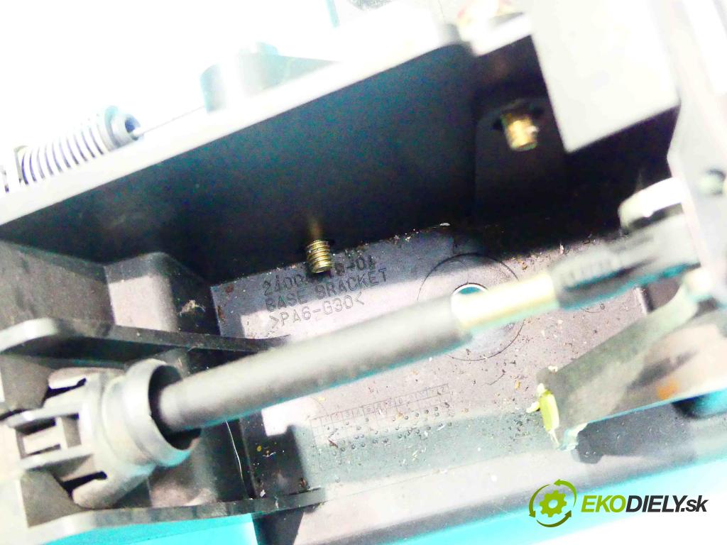 Mitsubishi Outlander I 2003-2006 2.0 16v 136 HP automatic 100 kW 1997 cm3 5- Páka: Změny: stupeň,rýchlosť  (Rýchlostné páky / kulisy)