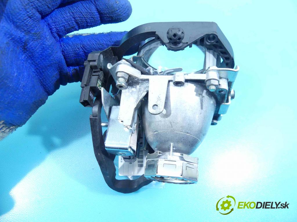 Renault Megane III 2008-2016 1.4 tce 131 HP manual 96 kW 1397 cm3 5- Reflektor: pravý 1307022795 (Pravé)