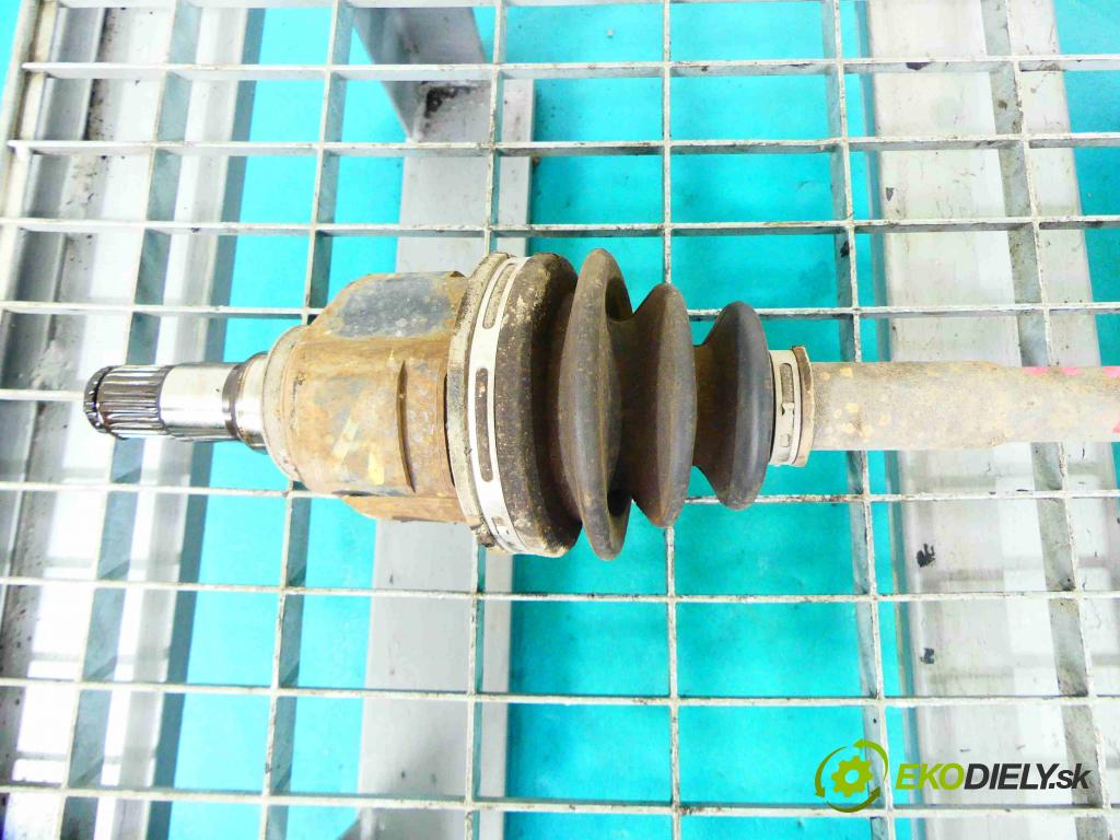 Toyota Yaris I 1999-2005 1.5 vvti 106 HP manual 78 kW 1497 cm3 3- poloos ľavé  (Poloosy)