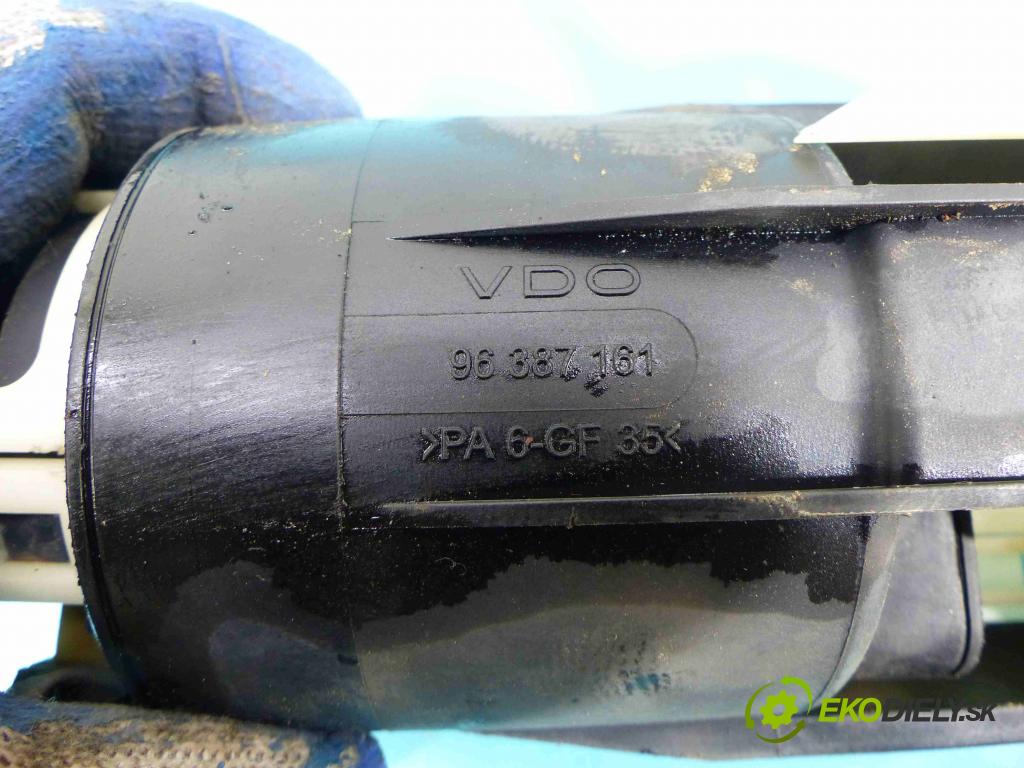 Opel Agila 1.0 12v 58 hp manual 43 kW 973 cm3 5- čerpadlo paliva 96387161