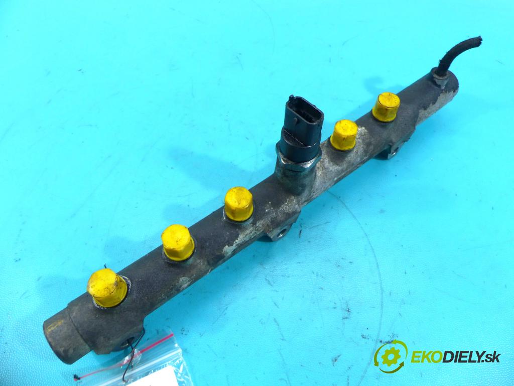 Hyundai H1 2.5 crdi 140 HP manual 103 kW 2497 cm3 5- lišta vstrekovacia 0445214061 (Vstrekovacie lišty)