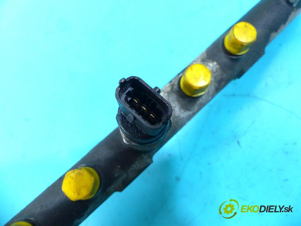 Hyundai H1 2.5 crdi 140 HP manual 103 kW 2497 cm3 5- lišta vstrekovacia 0445214061 (Vstrekovacie lišty)