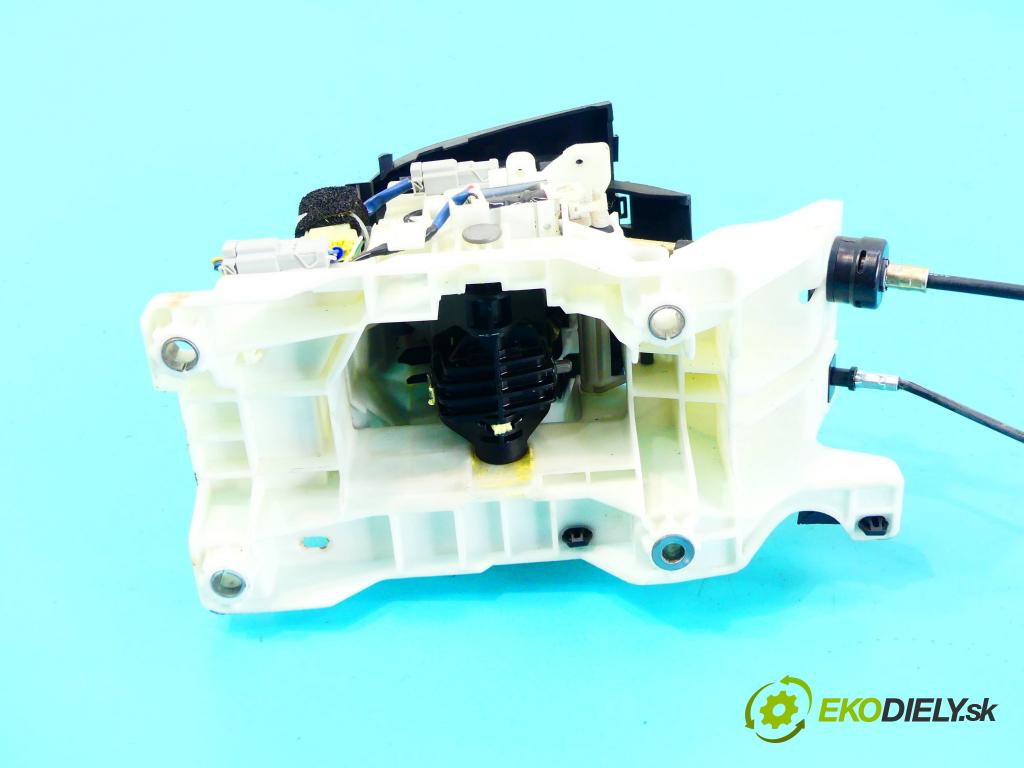 Mitsubishi Outlander II 2006-2013 3.0 V6 219KM automatic 161 kW 2998 cm3 5- Páka: Změny: stupeň,rýchlosť 2400A030 (Rýchlostné páky / kulisy)