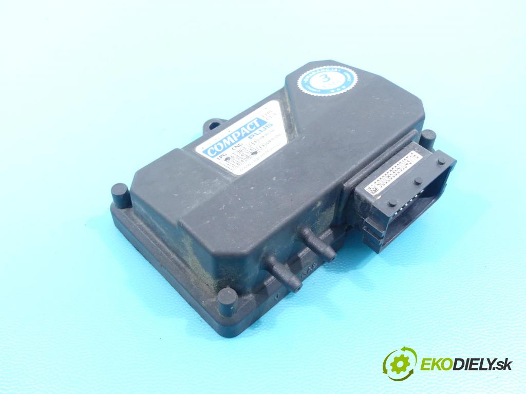 Subaru Forester I 1997-2002 2.0 boxer 122 HP manual 90 kW 1994 cm3 5- modul riadiaca jednotka E8110R-005766 (Ostatné)