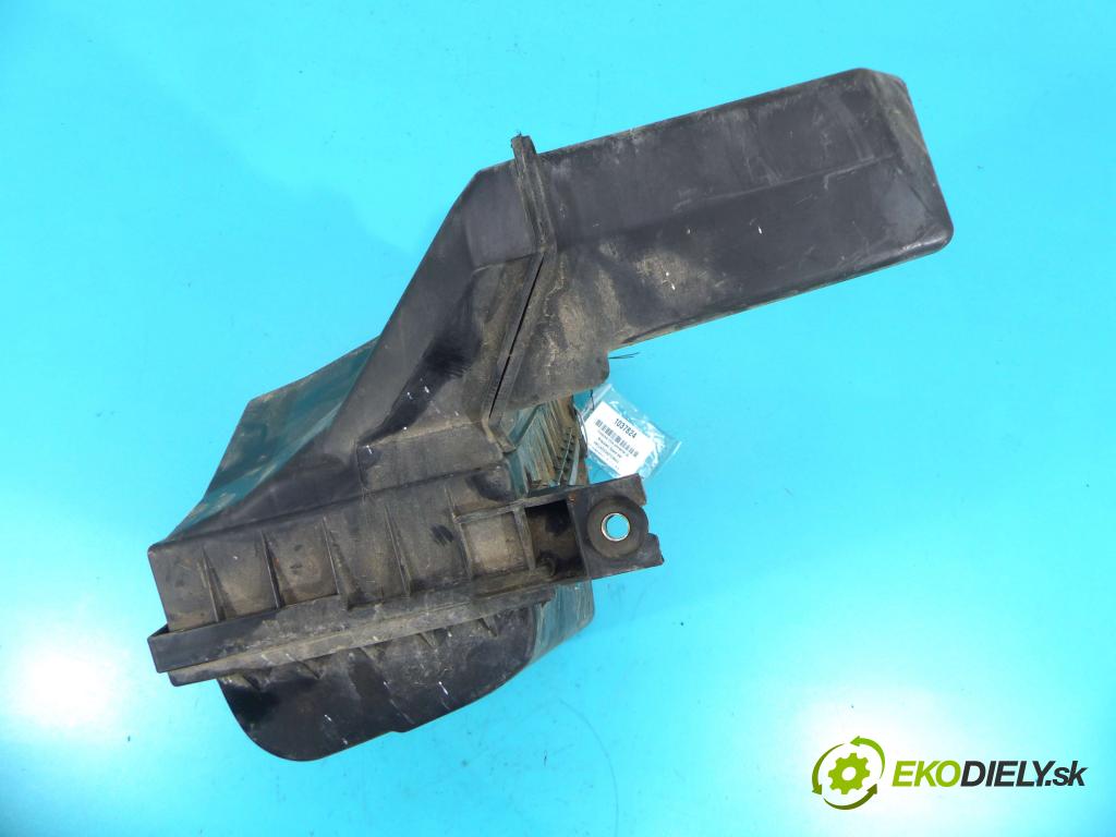 Mitsubishi Space star 1.6 16v 103 hp manual 76 kW 1584 cm3 5- obal filtra vzduchu 30855927 (Kryty filtrů)