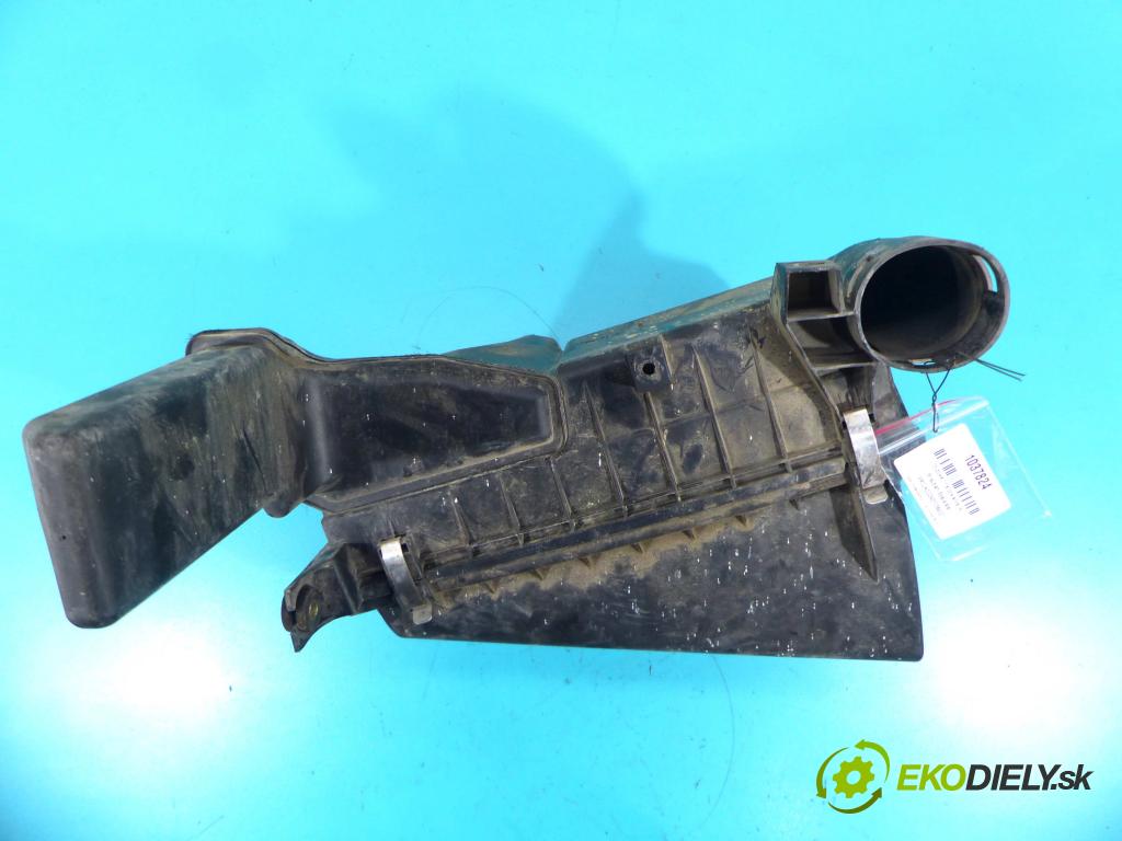 Mitsubishi Space star 1.6 16v 103 hp manual 76 kW 1584 cm3 5- obal filtra vzduchu 30855927 (Kryty filtrů)