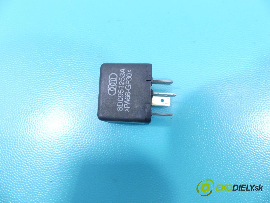 Audi A8 D3 2002-2009 4.2 V8 334HP automatic 246 kW 4172 cm3 4- Relé: 8D0951253A (Relé)