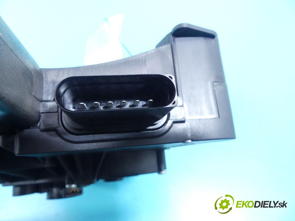 Audi A8 D3 2002-2009 4.2 V8 334HP automatic 246 kW 4172 cm3 4- motor: 4E0827852G