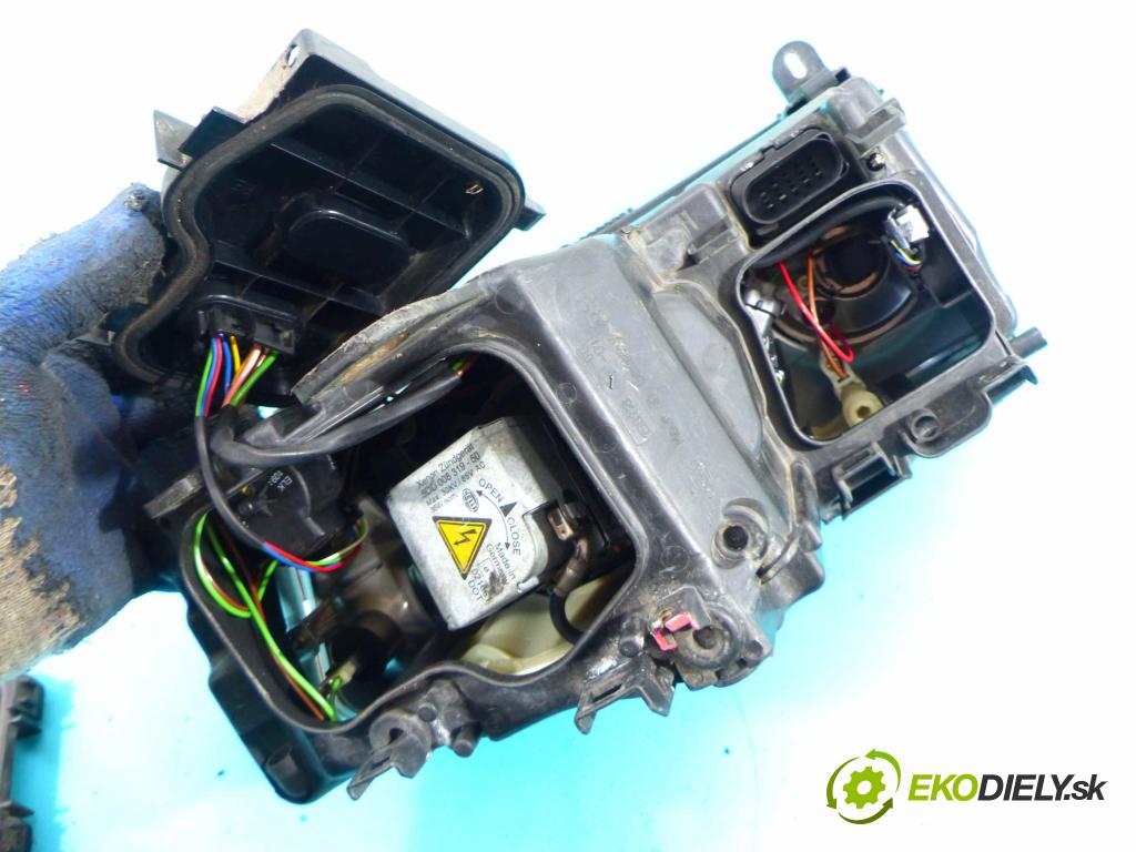 Audi A8 D3 2002-2009 4.2 V8 334HP automatic 246 kW 4172 cm3 4- Reflektor: pravý  (Pravé)