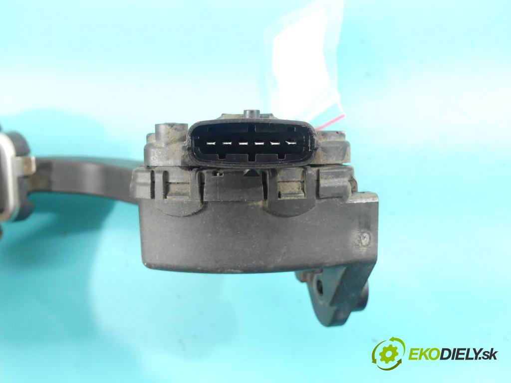 Kia Ceed I 2006-2012 2.0 crdi 140 HP manual 103 kW 1991 cm3 5- pedále 32700-2H310 (Pedále)