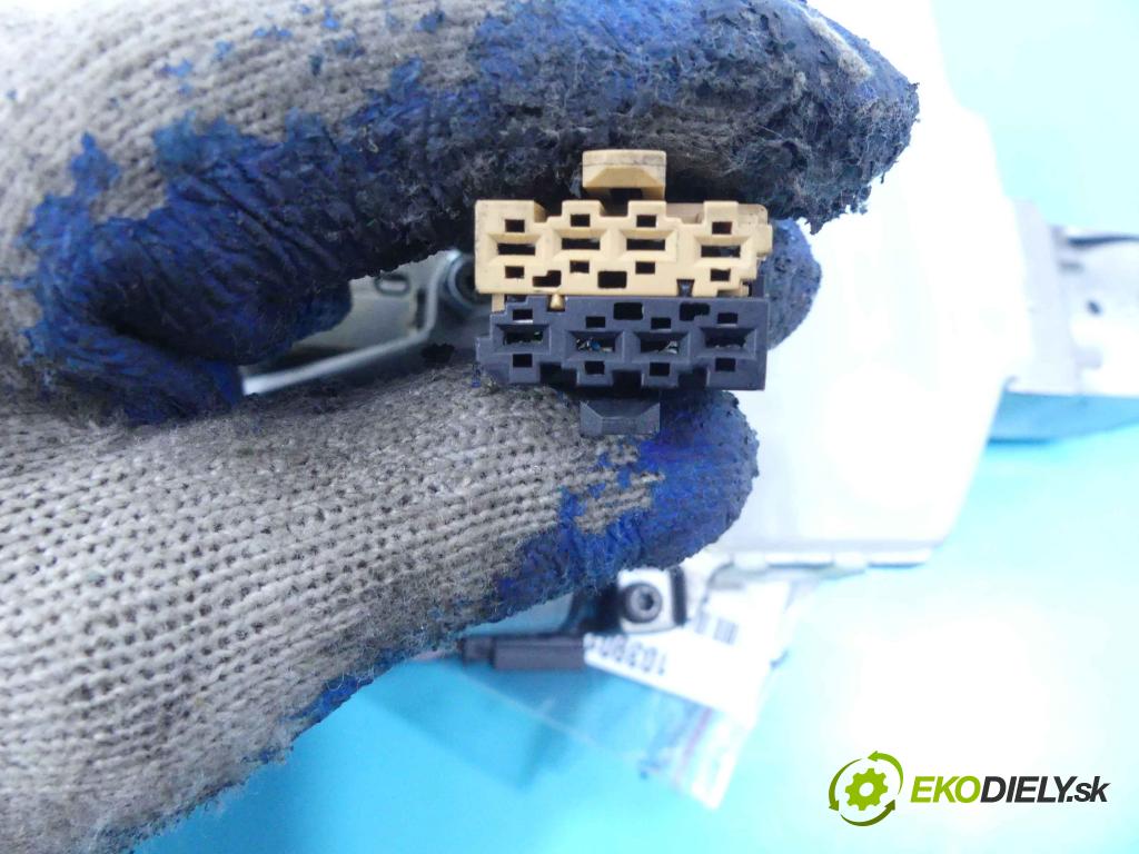 Audi A8 D3 2002-2009 4.2 V8 334HP automatic 246 kW 4172 cm3 4- Sloupec: volant 4E0419501A (Tyče riadenia (volantu))