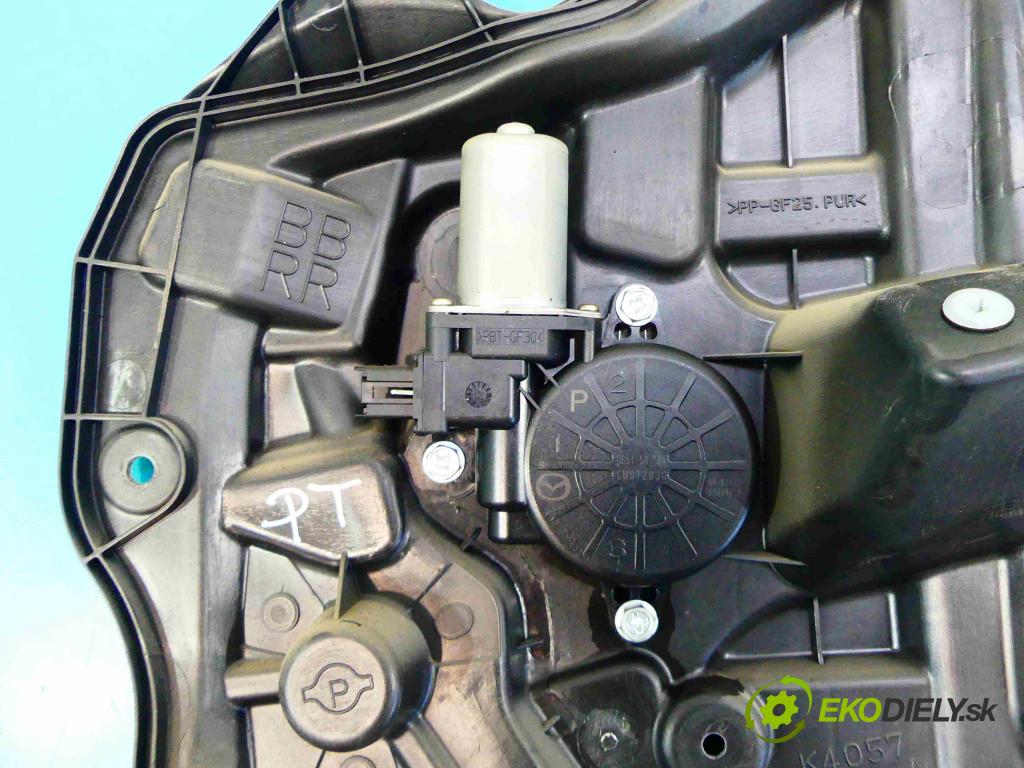 Mazda 3 II BL 2008-2013 1.6 citd 109 hp manual 80 kW 1560 cm3 5- mechanismus stahování zadní pravý D6515858X