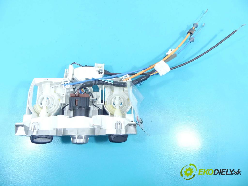 Honda City V 2008-2013 1.3 16v 99 HP manual 73 kW 1339 cm3 4- panel kúrenia