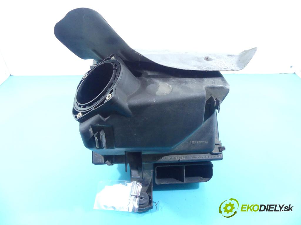 Vw Passat B5 1995-2005 1.8 20v 125 hp manual 92 kW 1781 cm3 4- obal filtra vzduchu 058133837E (Kryty filtrů)