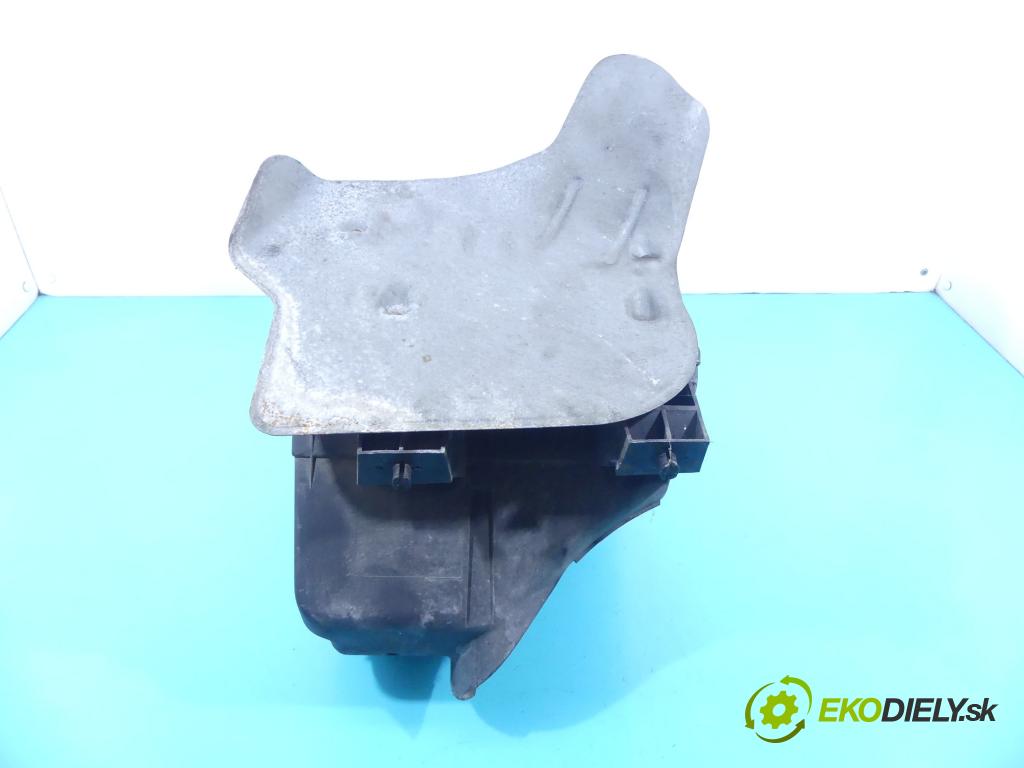 Vw Passat B5 1995-2005 1.8 20v 125 hp manual 92 kW 1781 cm3 4- obal filtra vzduchu 058133837E (Kryty filtrů)