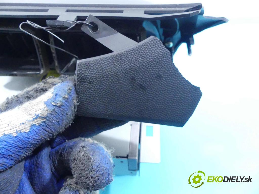 Honda Civic VIII 2006-2011 1.8 16v 140 hp manual 103 kW 1799 cm3 5- Radio továrna: 39100-SMG-G016-M1