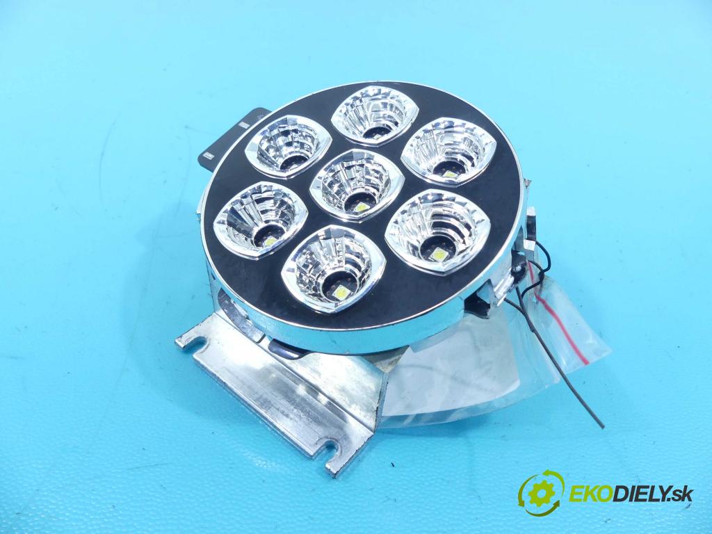 Peugeot 508 2010-2018 2.0 hdi 163 HP automatic 120 kW 1997 cm3 5- Reflektor: pravý 90009396 (Pravé)