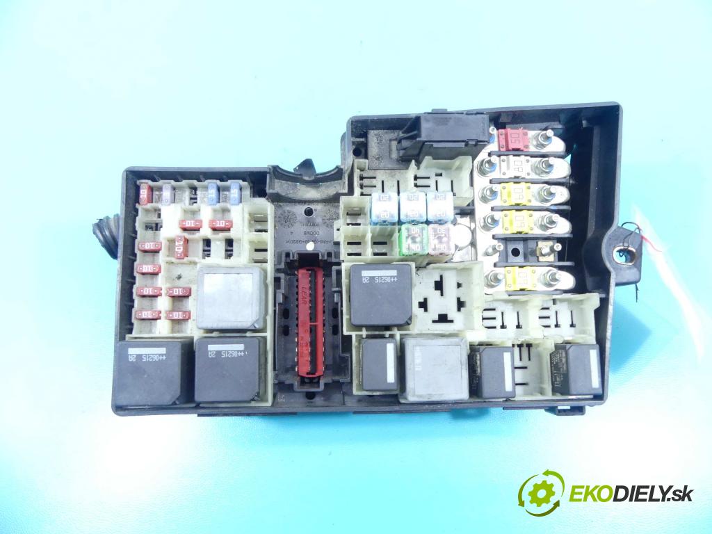 Ford Focus Mk2 2004-2011 1.6 tdci 109 HP manual 80 kW 1560 cm3 5- skrinka poistka 6M5T14K733 (Poistkové skrinky)