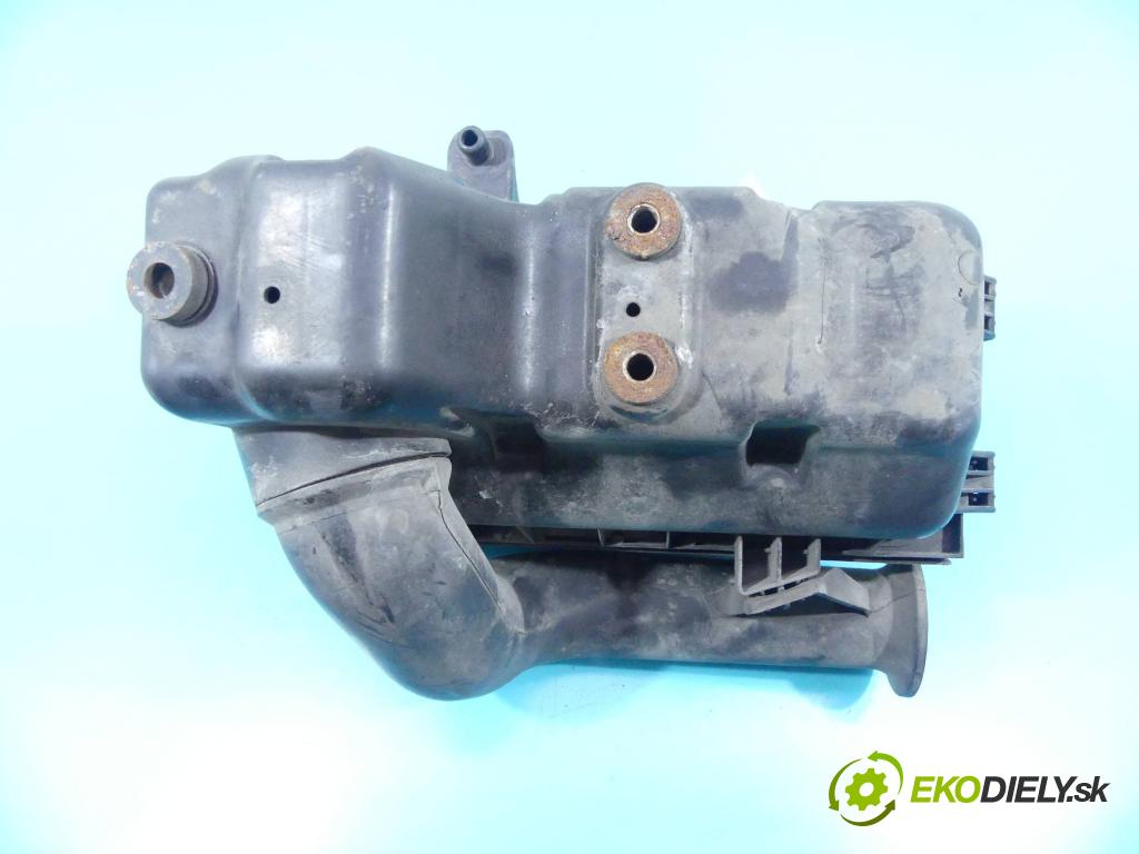 Toyota Yaris II 2005-2011 1.4 D4D 90 hp manual 66 kW 1364 cm3 3- obal filtra vzduchu  (Kryty filtrů)