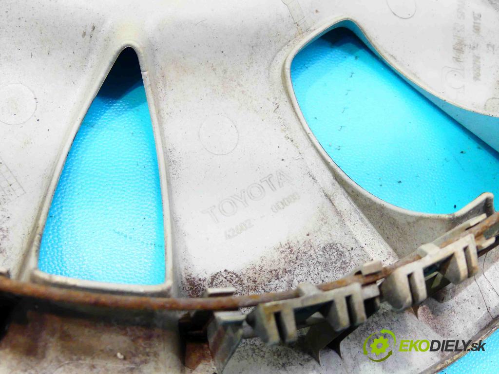 Toyota Yaris II 2005-2011 1.3 vvti 101 HP manual 74 kW 1329 cm3 5- puklica 42602-0D080 (Puklice)