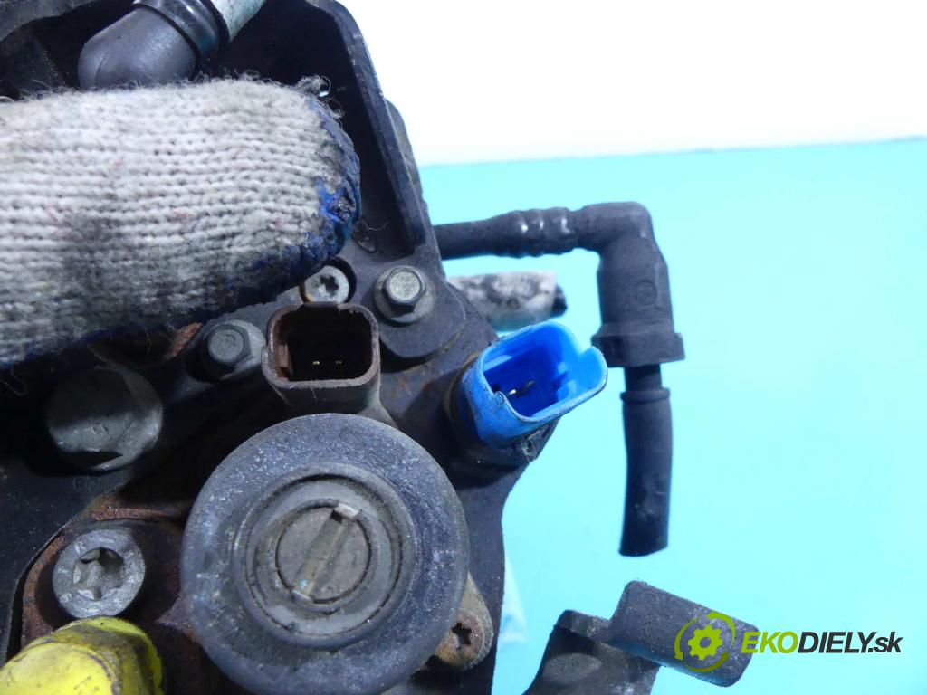 Ford Mondeo Mk3 2000-2007 2.0 tdci 116 hp manual 85 kW 1998 cm3 5- čerpadlo vstřikovací R9044Z090A (Vstřikovací čerpadla)