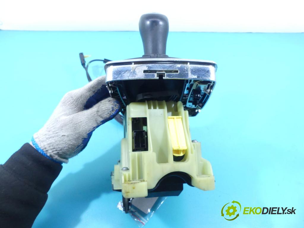 Mercedes E W212 2009-2016 2,2.0 cdi 136 HP automatic 100 kW 2143 cm3 4- Páka: Změny: stupeň,rýchlosť A2042678124 (Rýchlostné páky / kulisy)