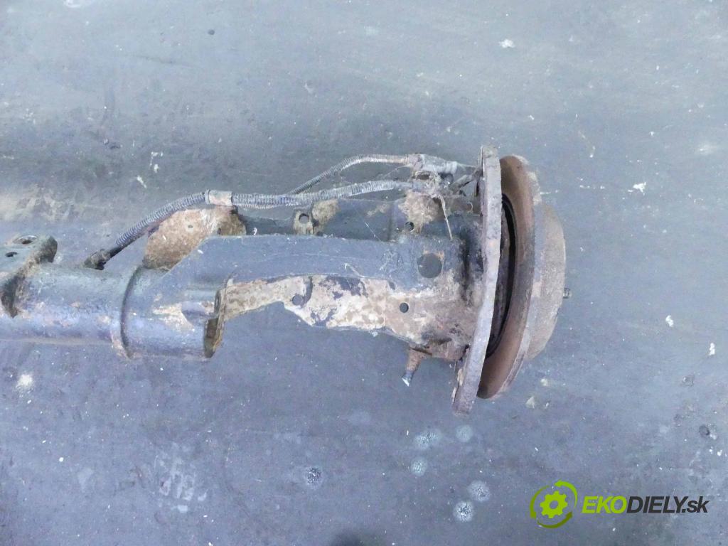 Chrysler Voyager 2.5 td 116 hp manual 85 kW 2499 cm3 5- zadní výztuha