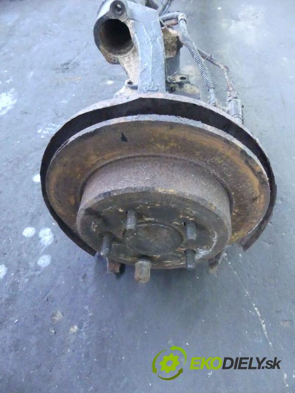 Chrysler Voyager 2.5 td 116 hp manual 85 kW 2499 cm3 5- zadní výztuha