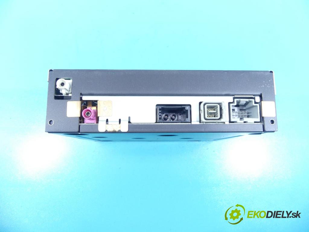 Volvo V70 III 2007-2016 2.0d 136 HP manual 100 kW 1997 cm3 5- Navigácia: 6G92-10E887-BK (GPS navigácie)