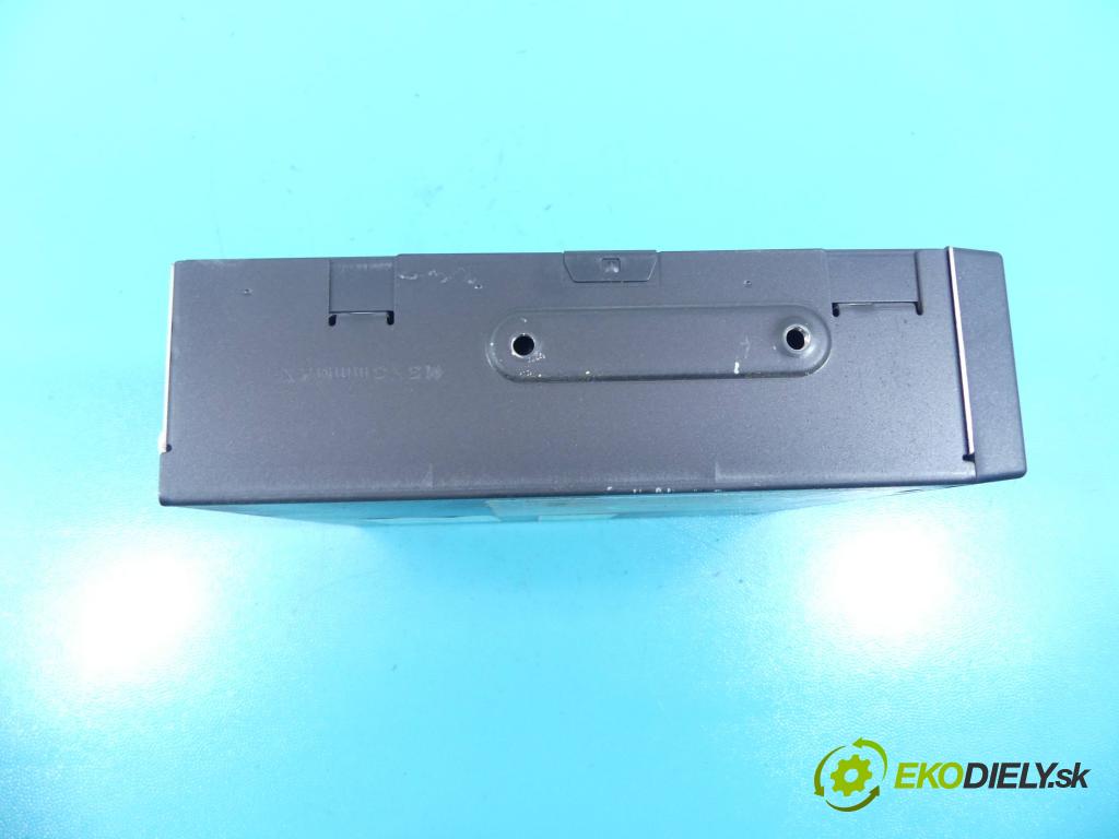 Volvo V70 III 2007-2016 2.0d 136 HP manual 100 kW 1997 cm3 5- Navigácia: 6G92-10E887-BK (GPS navigácie)