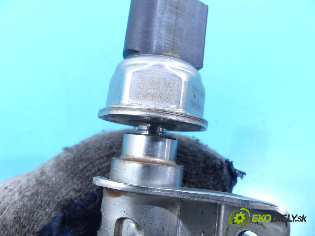 Bmw 3 e90 2005-2013 2.0b 143 HP manual 105 kW 1995 cm3 5- lišta vstrekovacia 7562474 (Vstrekovacie lišty)