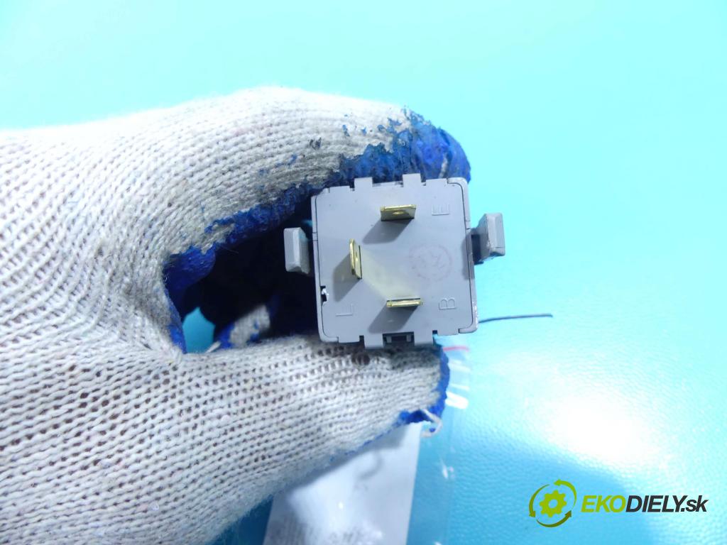 Kia Sportage II 2004-2010 2.0 16v 141 HP manual 104 kW 1975 cm3 5- Relé: 95550-1F200 (Relé)