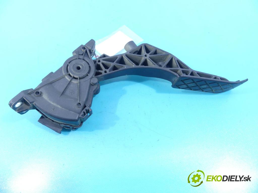 Vw Transporter T5 2003-2015 2.5 tdi 131 HP manual 96 kW 2461 cm3 5- pedále 7H1721503 (Pedále)