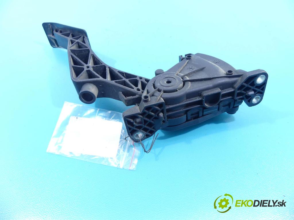 Vw Transporter T5 2003-2015 2.5 tdi 131 HP manual 96 kW 2461 cm3 5- pedále 7H1721503 (Pedále)