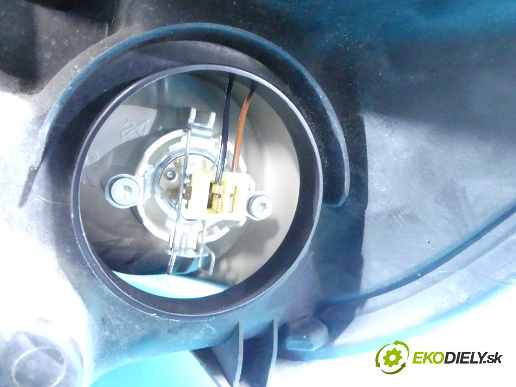 Ford S-max 2.0 tdci 140 HP automatic 103 kW 1997 cm3 5- Reflektor: pravý 6M21-13D154-AK (Pravé)