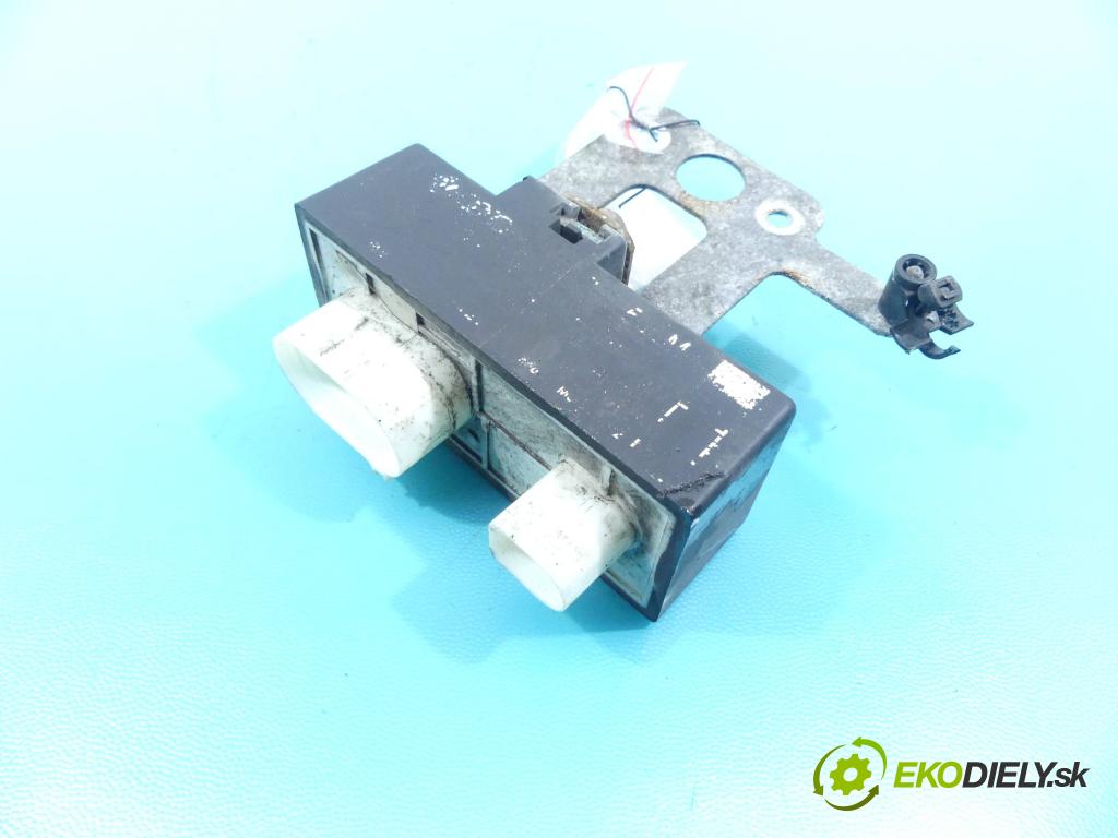 Vw Polo V 6R 2009-2017 1.6 tdi 90 HP manual 66 kW 1598 cm3 5- Relé:  (Relé)