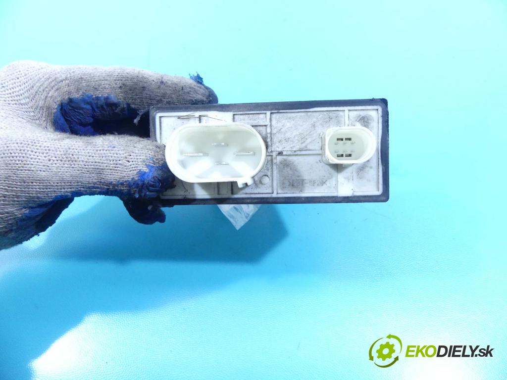 Vw Polo V 6R 2009-2017 1.6 tdi 90 HP manual 66 kW 1598 cm3 5- Relé:  (Relé)