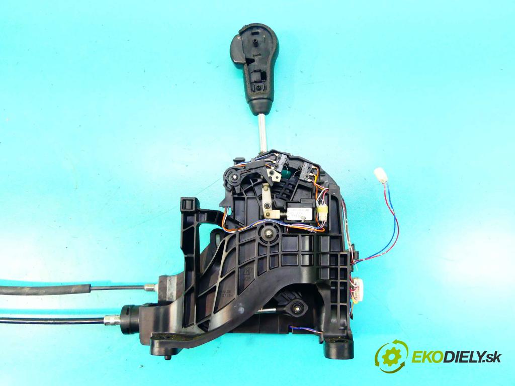 Nissan X-trail II 2008-2013 2.0 dci 150 HP automatic 110 kW 1995 cm3 5- Páka: Změny: stupeň,rýchlosť  (Rýchlostné páky / kulisy)