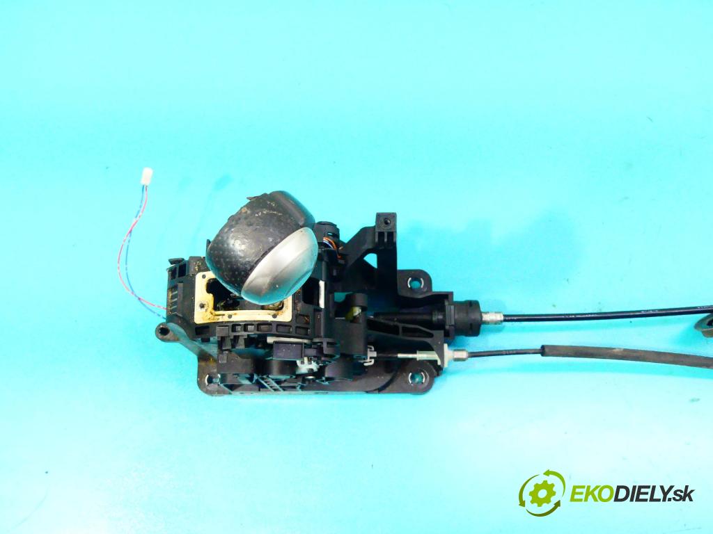 Nissan X-trail II 2008-2013 2.0 dci 150 HP automatic 110 kW 1995 cm3 5- Páka: Změny: stupeň,rýchlosť  (Rýchlostné páky / kulisy)