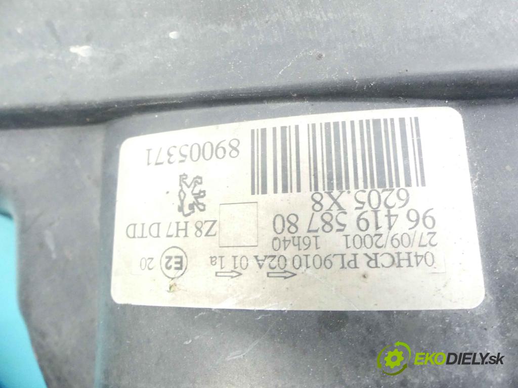 Peugeot 607 16v 158 hp manual 116 kW 2230 cm3 4- světlo pravý