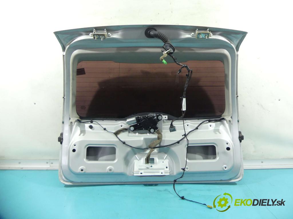 Volvo V50 2.0d 136hp manual 100 kW 1997 cm3 5- zadní kufrové dveře  (Zadní kapoty)