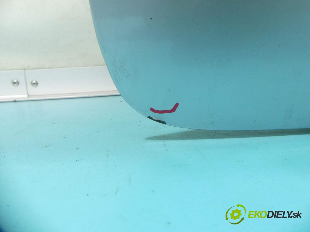 Volvo V50 2.0d 136hp manual 100 kW 1997 cm3 5- zadní kufrové dveře  (Zadní kapoty)