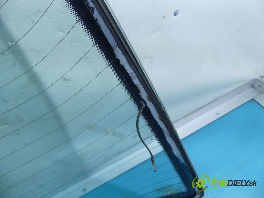 Mercedes 124 2.5d 126 hp manual 93 kW 2497 cm3 4- sklo zadní  (Okna zadní)