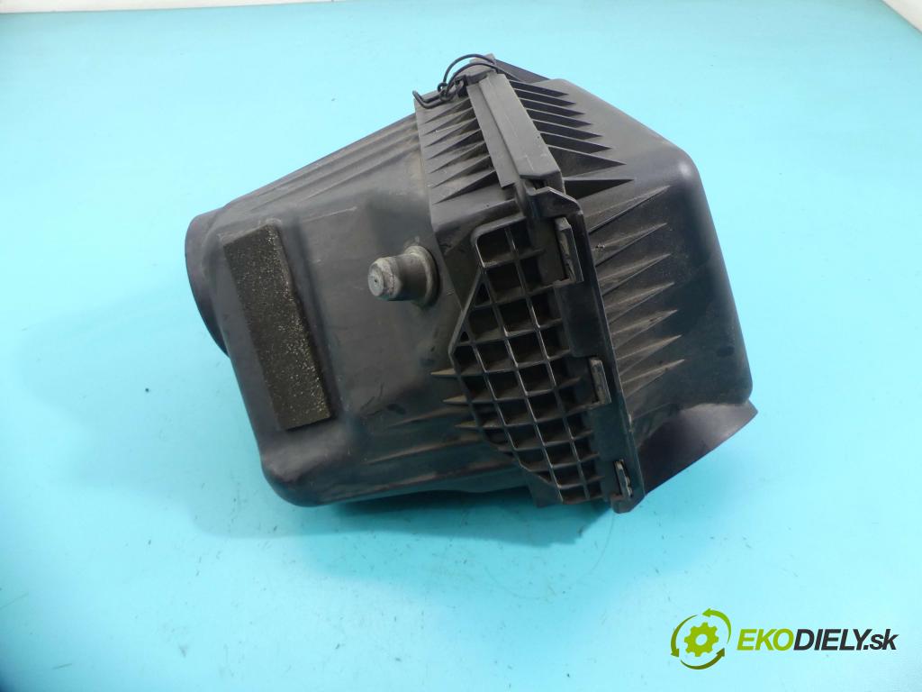 Lancia Thema II 2011-2014 3.0 CRD 239KM automatic 176 kW 2987 cm3 4- obal filtra vzduchu 04861758AA (Kryty filtrů)