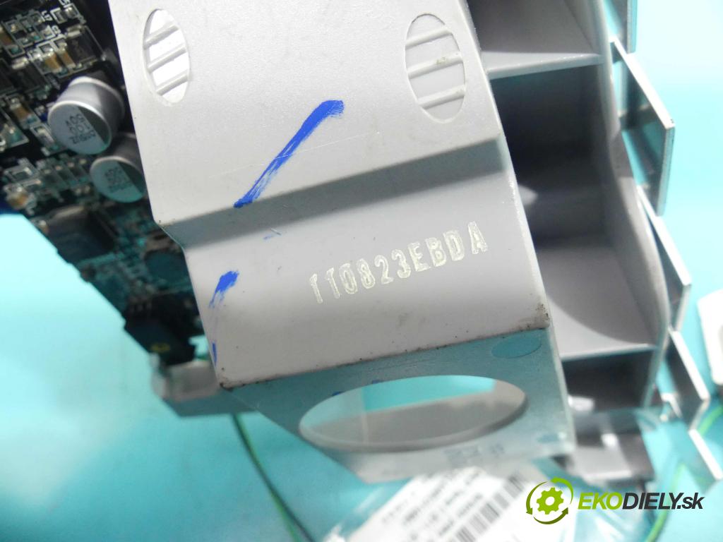 Lancia Thema II 2011-2014 3.0 CRD 239KM automatic 176 kW 2987 cm3 4- Reflektor: pravý  (Pravé)